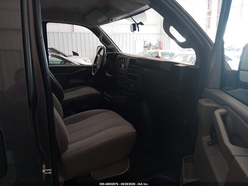 2017 CHEVROLET EXPRESS 3500 auction photo 5
