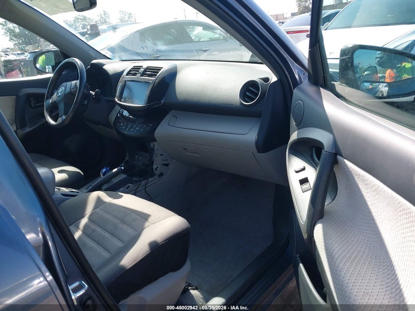 2014 TOYOTA RAV4 EV auction photo 5