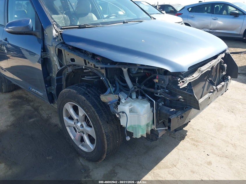 2014 TOYOTA RAV4 EV auction photo 6