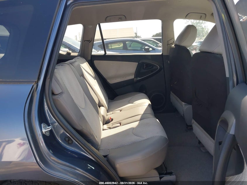 2014 TOYOTA RAV4 EV auction photo 8