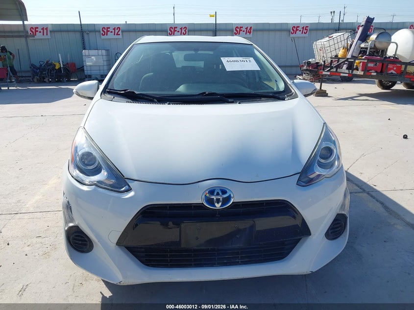 TOYOTA PRIUS C - zdjęcie 12