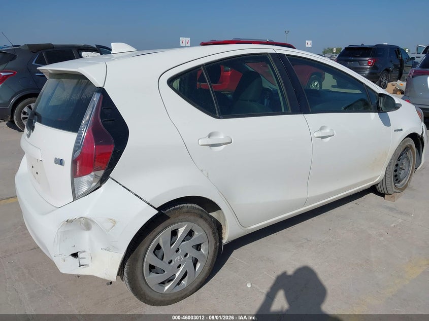TOYOTA PRIUS C - zdjęcie 17