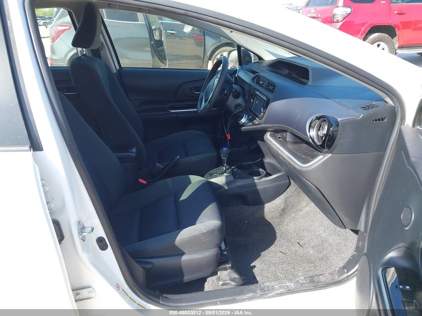TOYOTA PRIUS C - zdjęcie 5