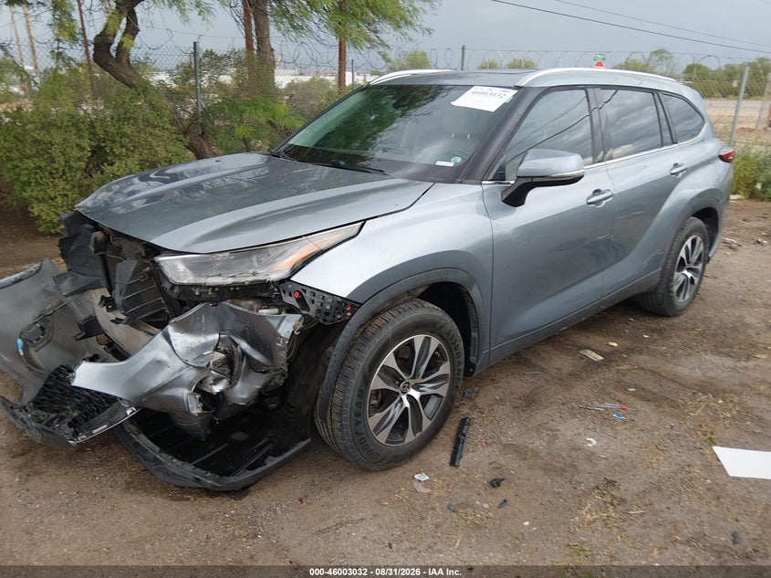 2021 Toyota Highlander, Front End, IAAI, VIN 5TDHZRAH4MS043244 — photo 2