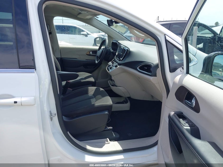 2024 CHRYSLER VOYAGER auction photo 5