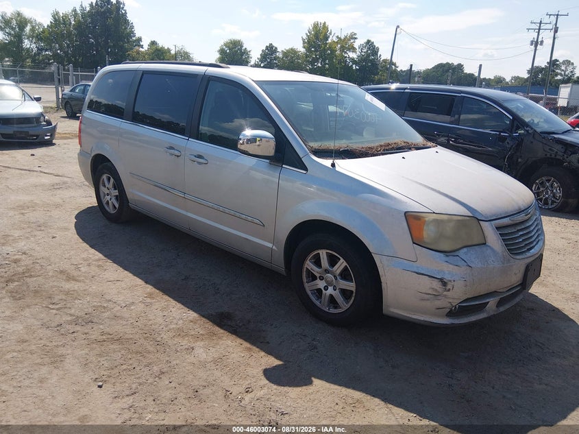 2012 CHRYSLER TOWN & COUNTRY auction photo 1
