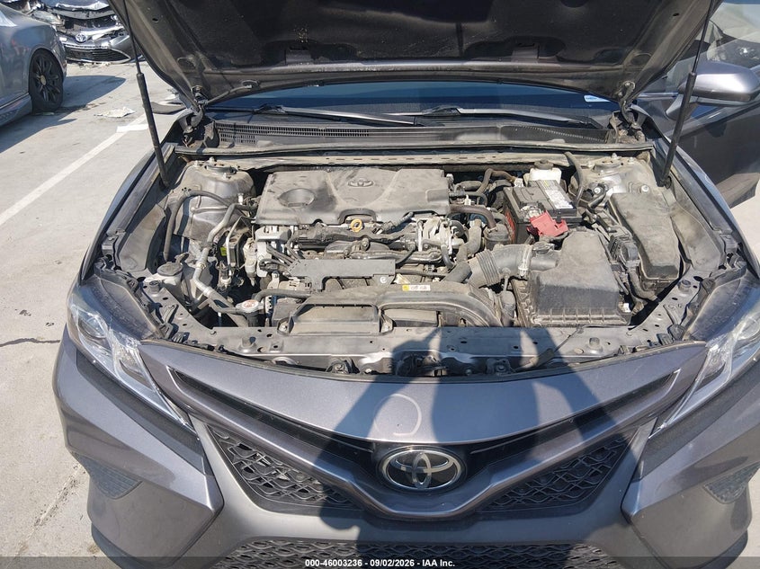 TOYOTA CAMRY - zdjęcie 10