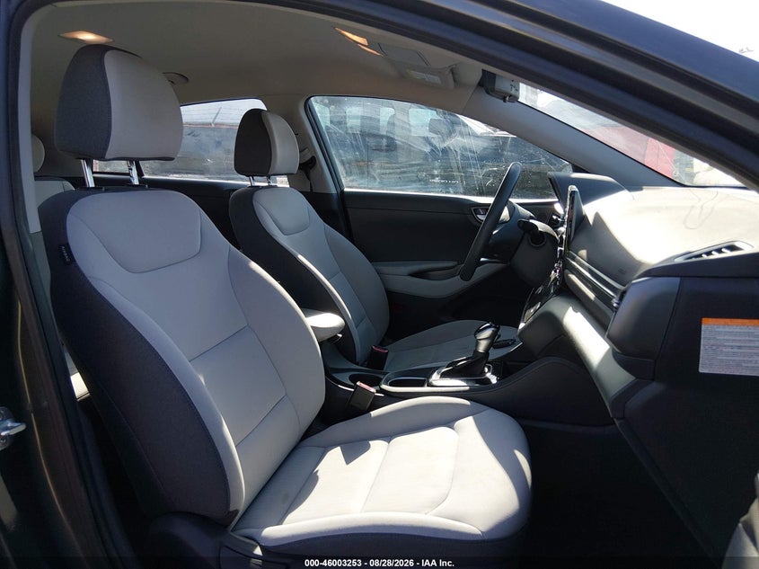 2021 HYUNDAI IONIQ HYBRID auction photo 5