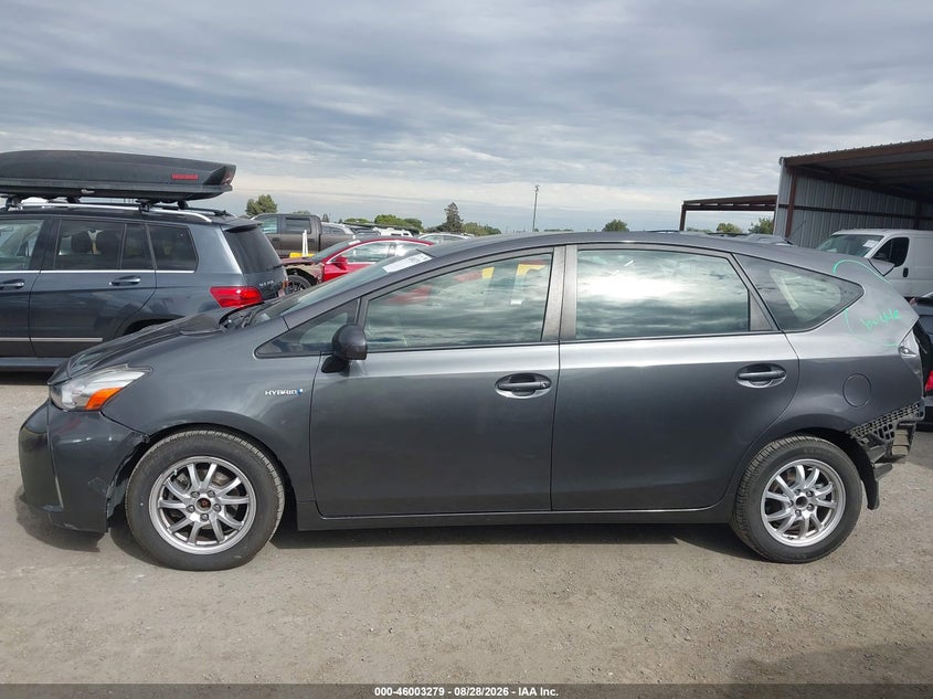 TOYOTA PRIUS V - zdjęcie 15