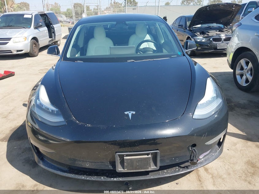 TESLA MODEL 3 - zdjęcie 12