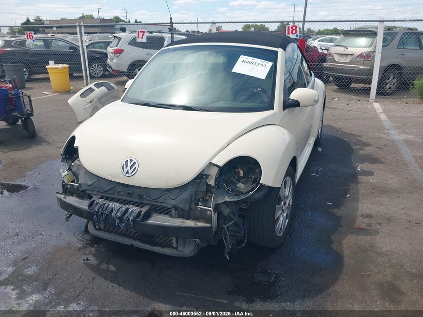 2010 VOLKSWAGEN NEW BEETLE auction photo 2