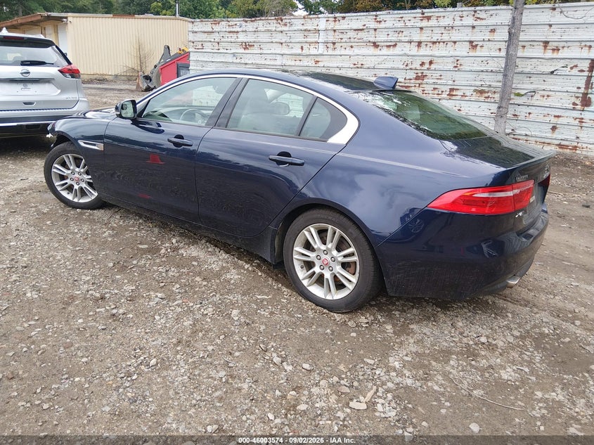 Vin: sajad4bg8ha947434, lot: 46502919, jaguar xe 25t premium 20173