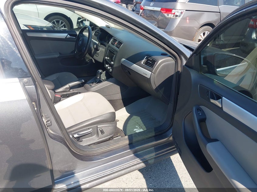2013 VOLKSWAGEN JETTA HYBRID auction photo 5