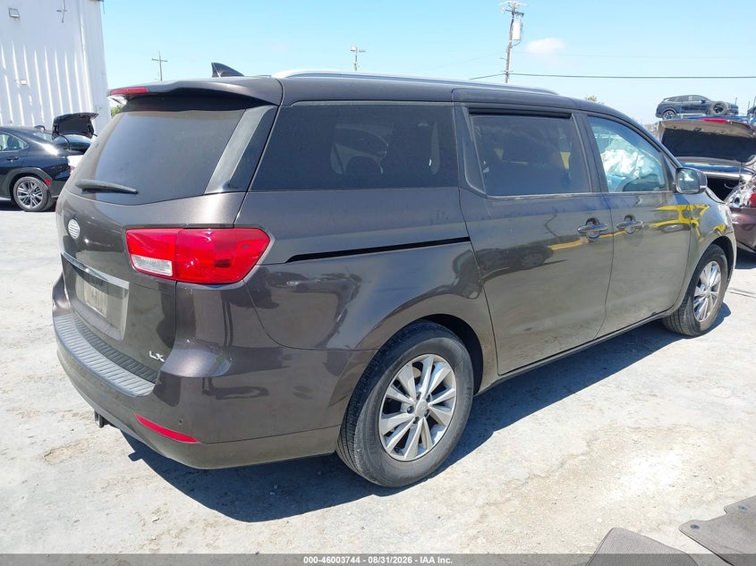 2016 KIA SEDONA auction photo 4