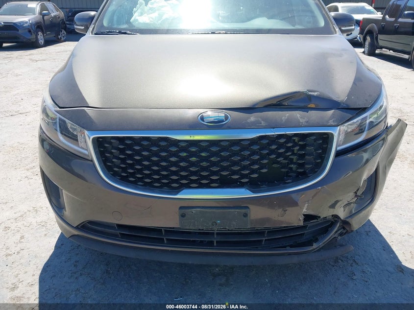 2016 KIA SEDONA auction photo 6