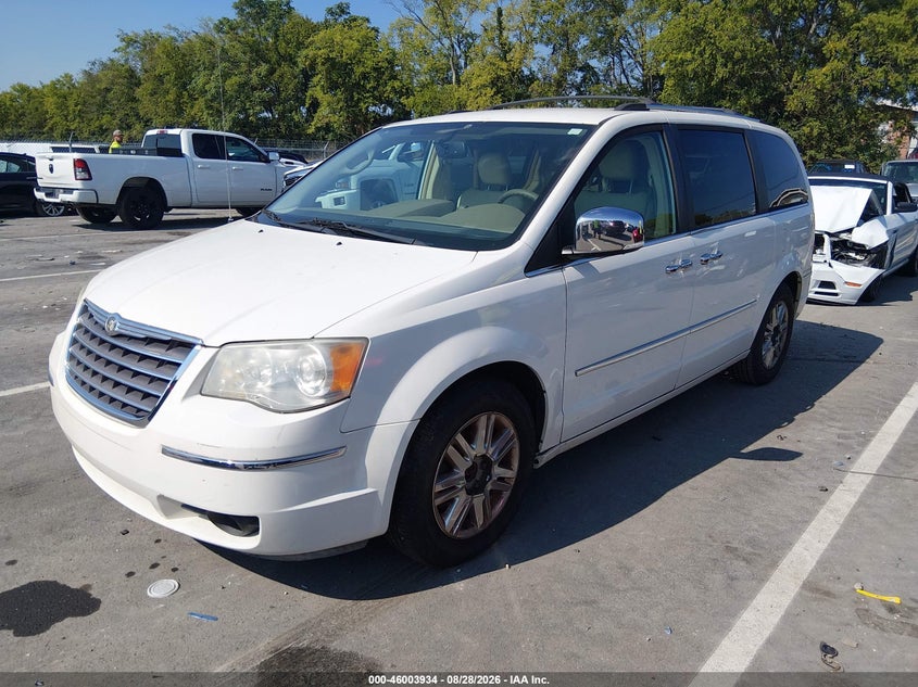 2008 CHRYSLER TOWN & COUNTRY auction photo 2