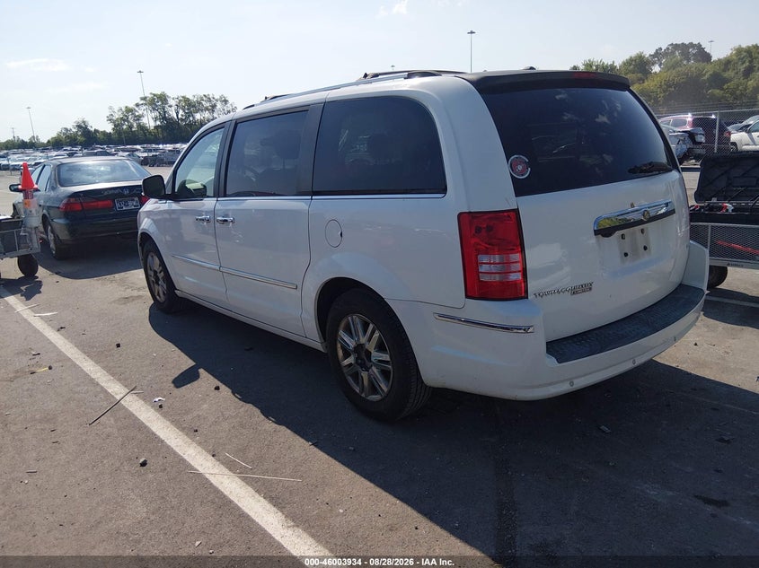 2008 CHRYSLER TOWN & COUNTRY auction photo 3