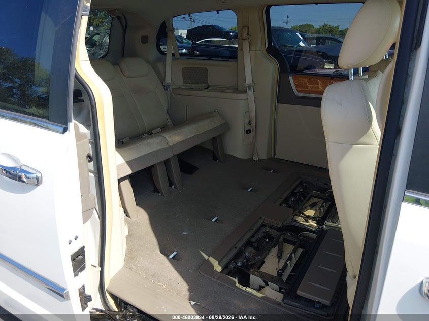 2008 CHRYSLER TOWN & COUNTRY auction photo 8