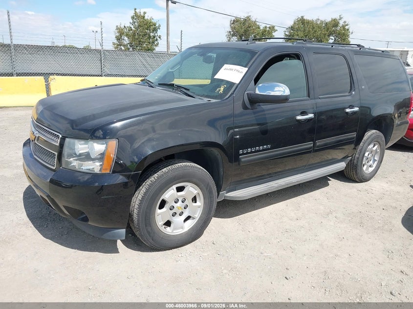 2014 Chevrolet Express, Normal Wear & Tear, IAAI, VIN 1GNSKJE7XER119229 — photo 2