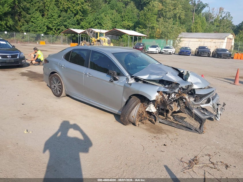 TOYOTA CAMRY - zdjęcie 1