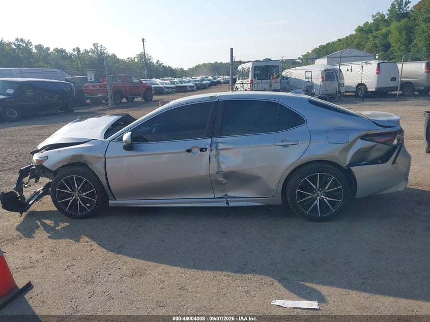 TOYOTA CAMRY - zdjęcie 15