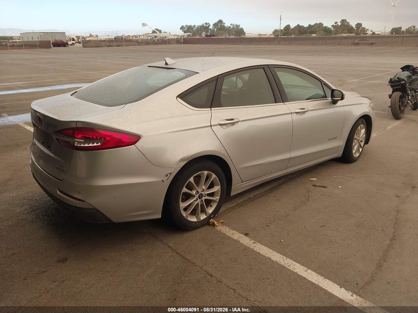 2019 FORD FUSION HYBRID auction photo 4