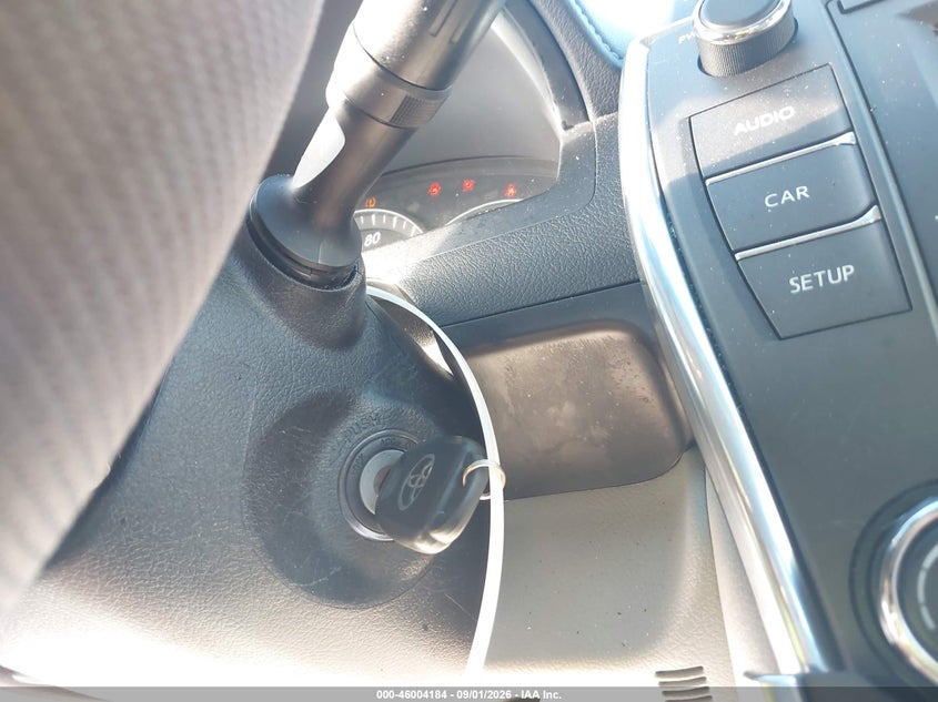 TOYOTA CAMRY - zdjęcie 11