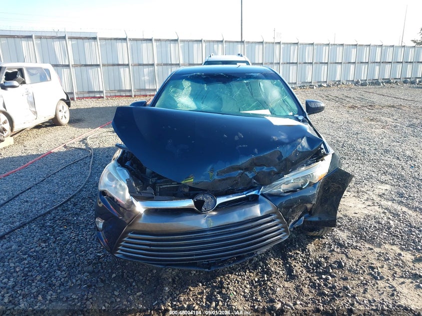 TOYOTA CAMRY - zdjęcie 12