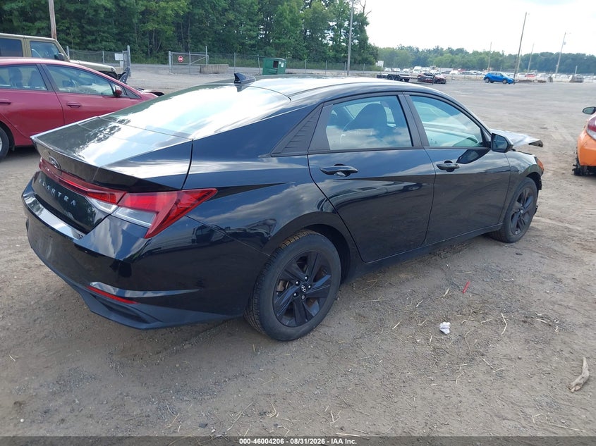 2022 HYUNDAI ELANTRA auction photo 4