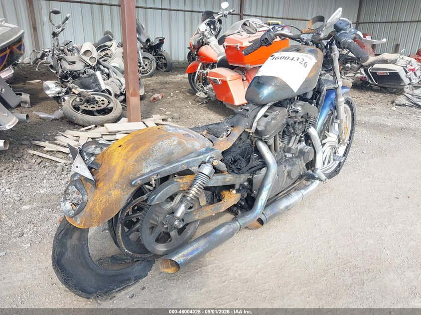 HARLEY-DAVIDSON XL883 2006