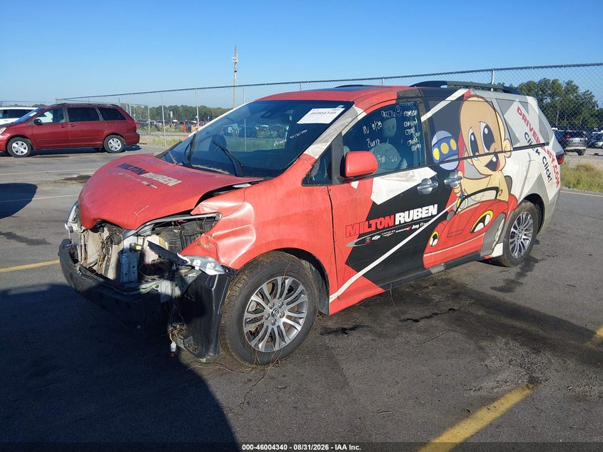 2019 TOYOTA SIENNA auction photo 2