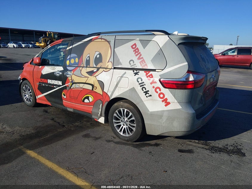 2019 TOYOTA SIENNA auction photo 3
