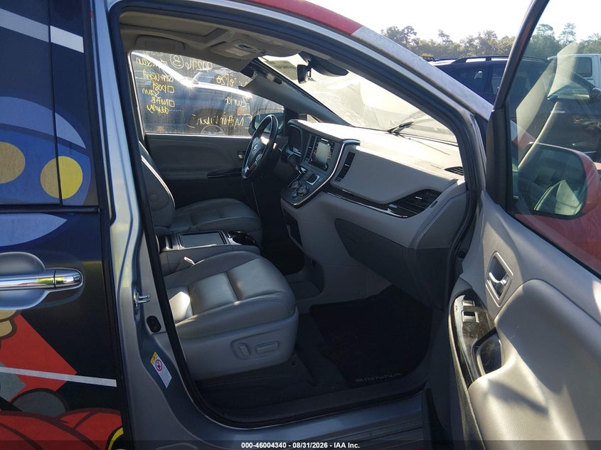 2019 TOYOTA SIENNA auction photo 5