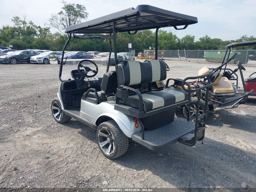 2021 HDK GOLF CART auction photo 3
