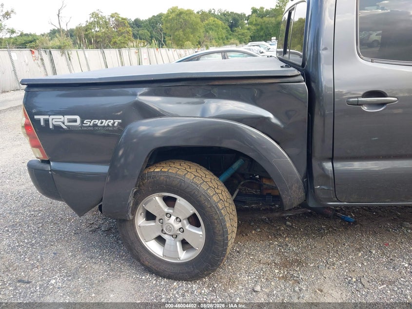 2015 TOYOTA TACOMA auction photo 6
