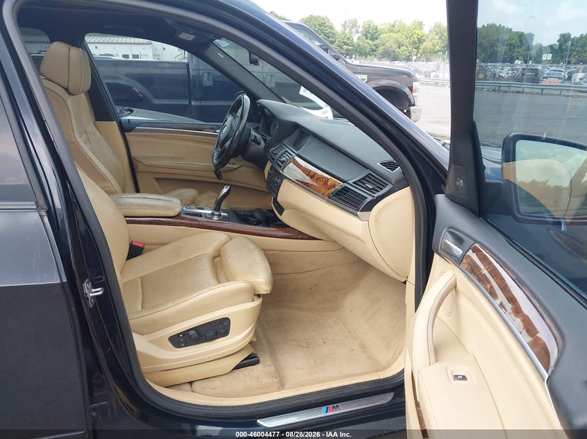 2012 BMW X5 SPORT UTILITY VEHICLE 4.4L V-8 DI, DOHC, VVT, TURBO, PREMIUM , 400HP