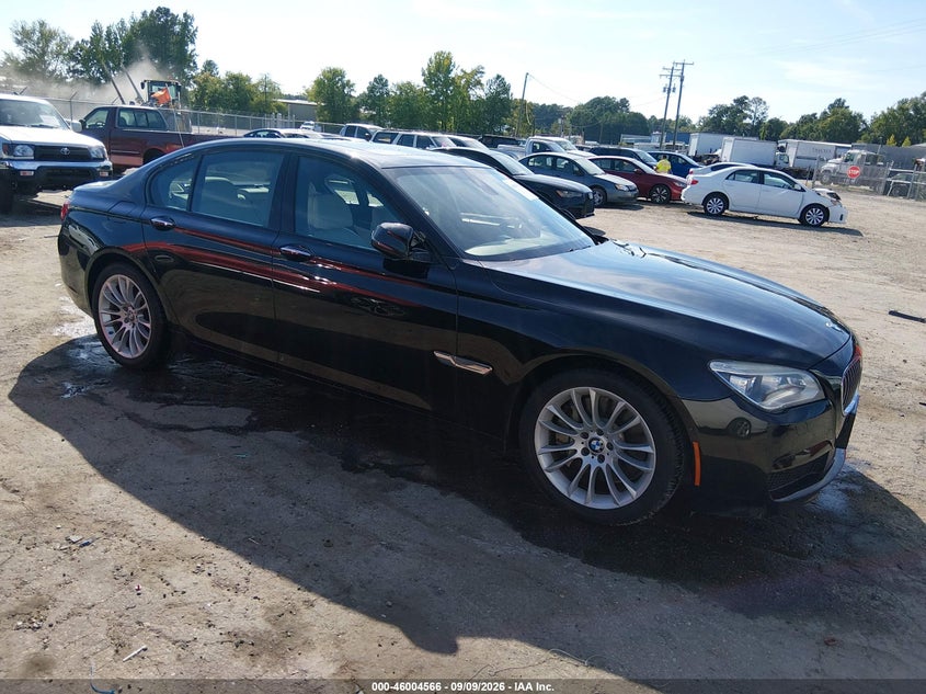 2015 BMW 750I — zdjęcie z aukcji