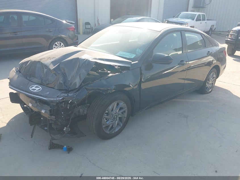 2025 HYUNDAI ELANTRA HYBRID auction photo 2