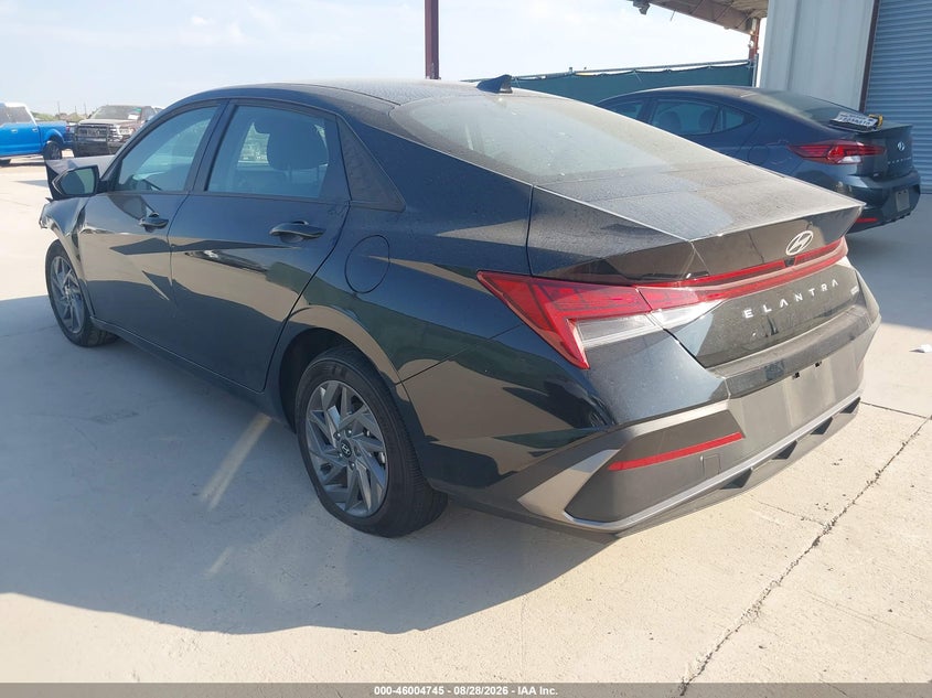 2025 HYUNDAI ELANTRA HYBRID auction photo 3