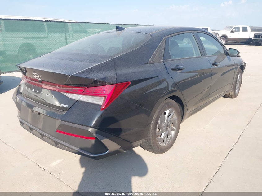 2025 HYUNDAI ELANTRA HYBRID auction photo 4