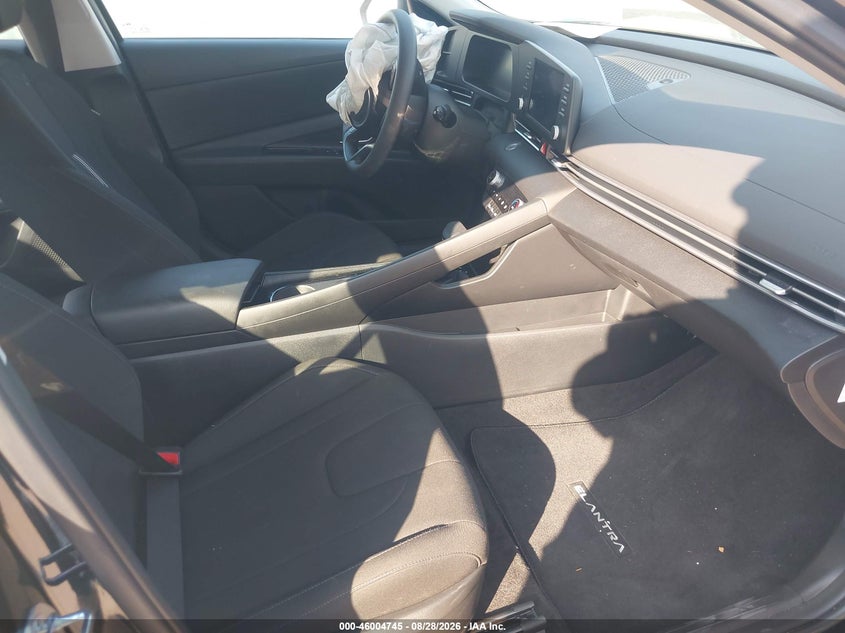 2025 HYUNDAI ELANTRA HYBRID auction photo 5