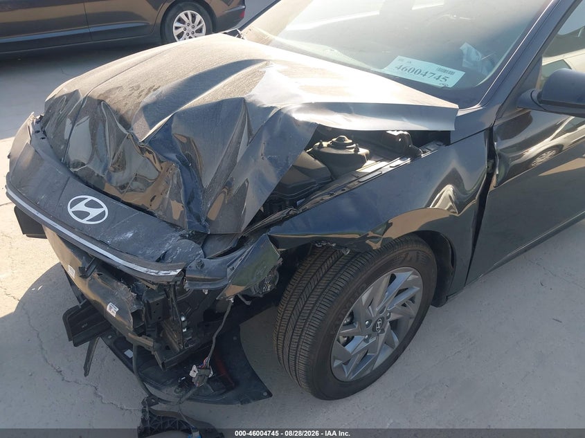 2025 HYUNDAI ELANTRA HYBRID auction photo 6
