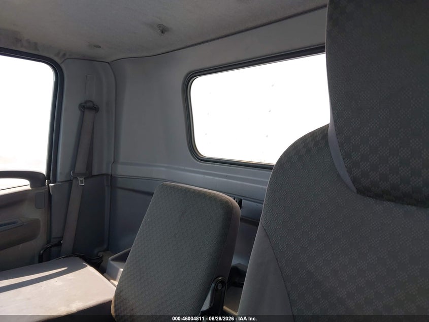 2015 ISUZU NPR DSL REG AT auction photo 7
