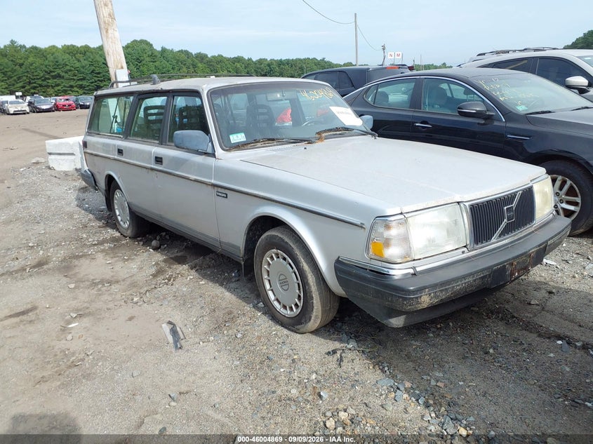 1993 VOLVO 240 auction photo 1