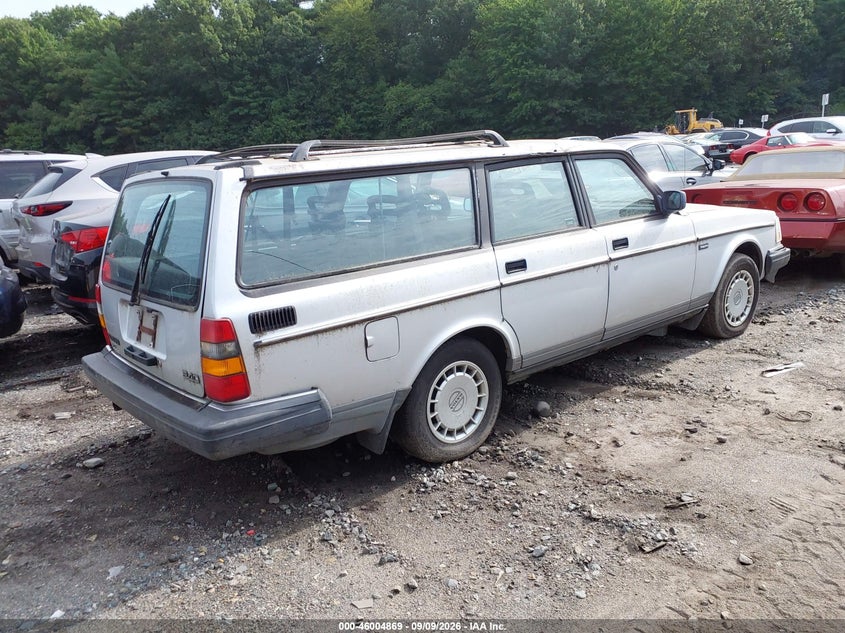 1993 VOLVO 240 auction photo 4