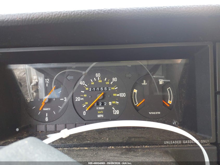 1993 VOLVO 240 auction photo 7