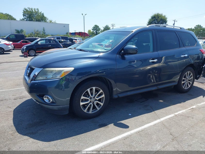 2016 Nissan Pathfinder, Left Rear, IAAI, VIN 5N1AR2MN3GC617795 — photo 2
