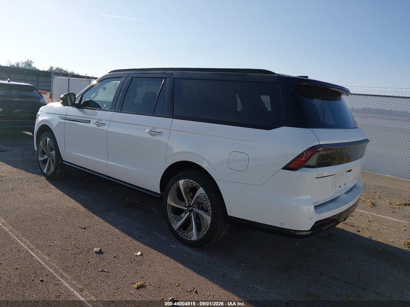 2025 LINCOLN NAVIGATOR auction photo 3