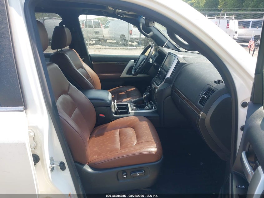 2019 TOYOTA LAND CRUISER auction photo 5