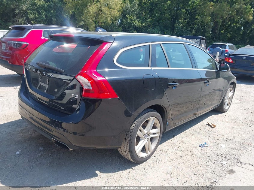 2015 VOLVO V60 auction photo 4